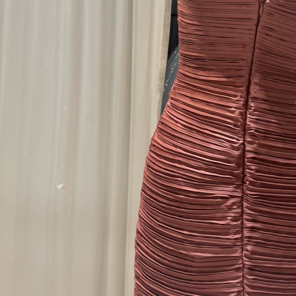 Off-Shoulder Ruched Bandage Pink Dress - Picture 3 of 3